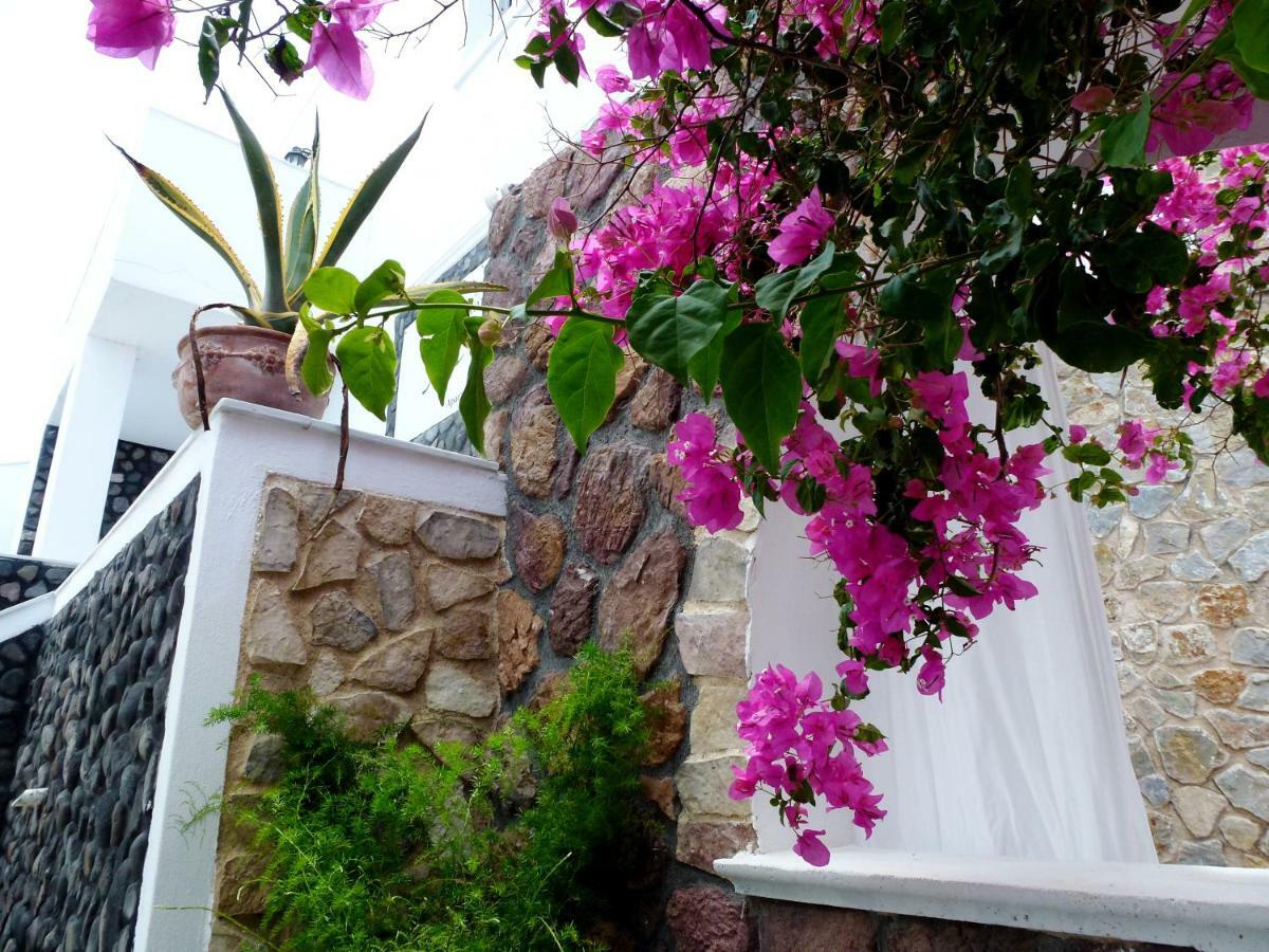 Bougainvillea Suites Kamári Exterior foto