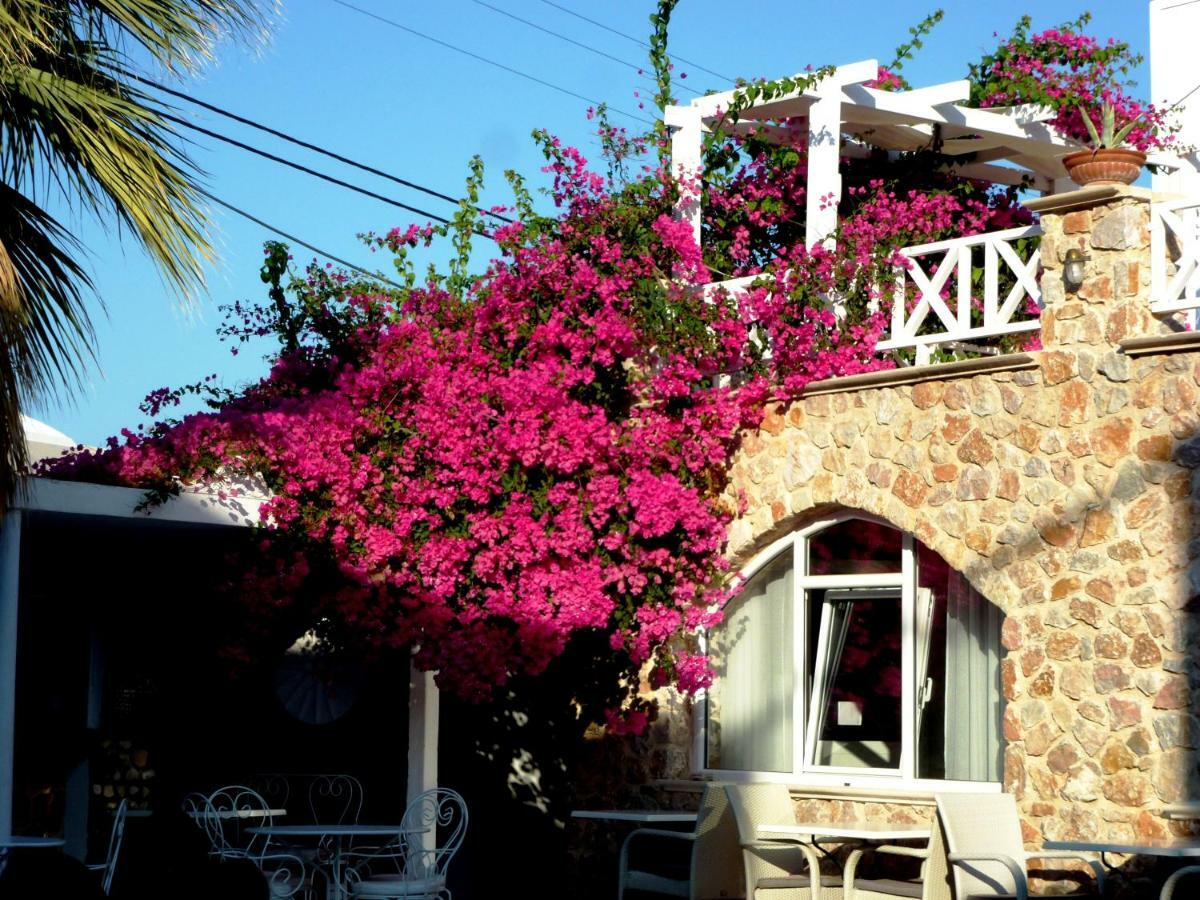 Bougainvillea Suites Kamári Exterior foto